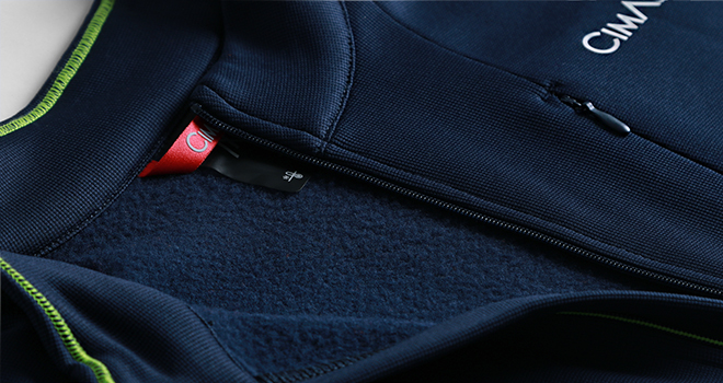 Polaire technique chaude & stretch à col zippé